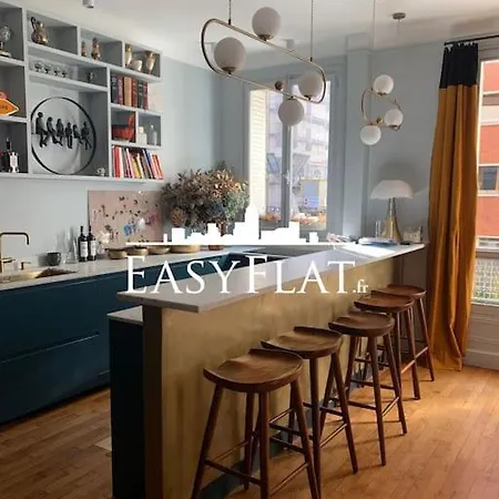 Elegant 4 Bedroom Located In 17, By Easyflat Appartamento *